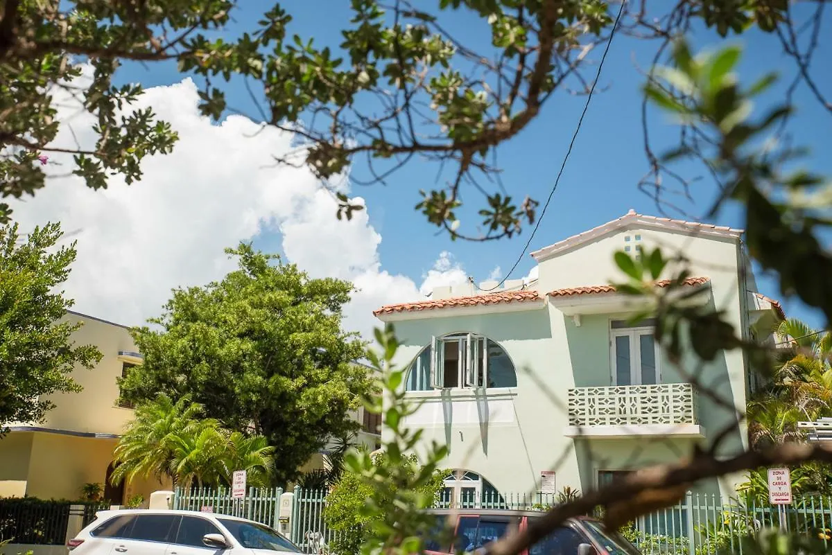 Guest house Numero Uno Beach House San Juan